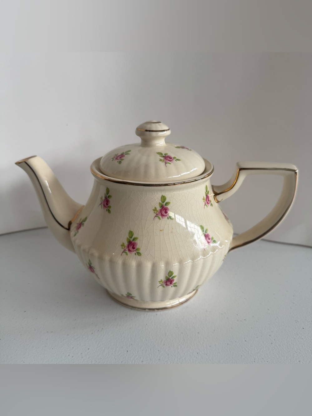 Vintage Sadler England Pink Rose Flowers Teapot #2353 Gold Accents w/ Lid